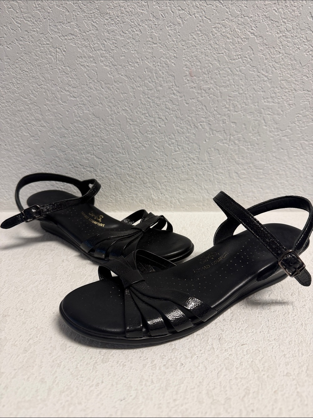 SAS Black Women's Strappy Ankle‑Buckle Sandals 8N